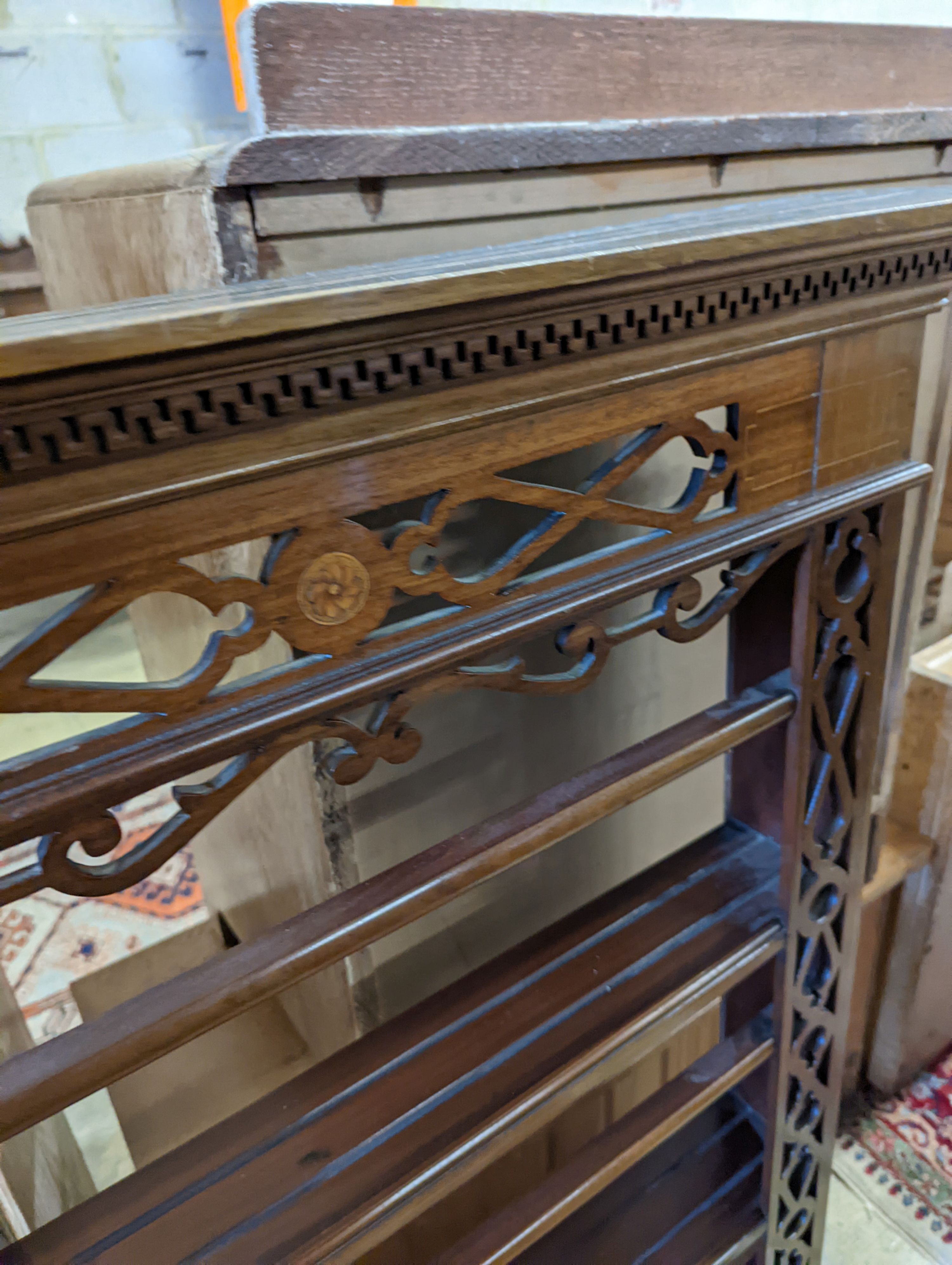 A George III style inlaid mahogany plate rack, width 135cm, depth 17cm, height 119cm